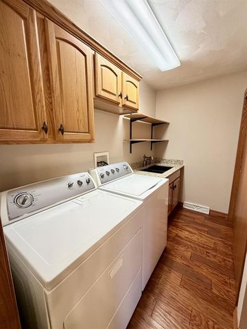 2716 Twelve Oaks Drive, Milton, WI 53563