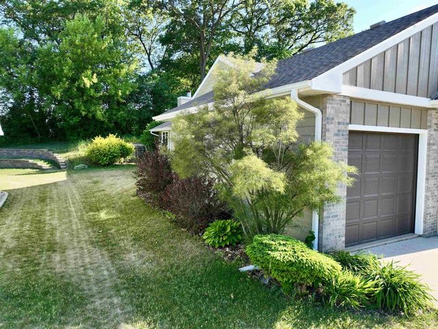 2716 Twelve Oaks Drive, Milton, WI 53563