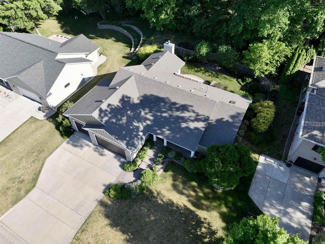 2716 Twelve Oaks Drive, Milton, WI 53563