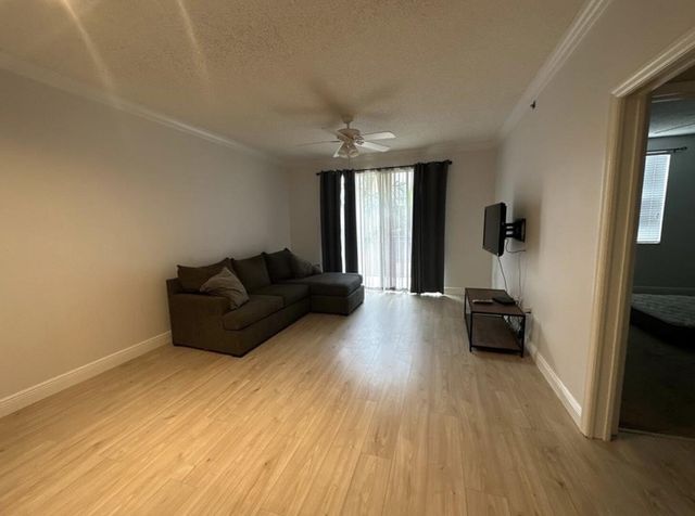 616 Clearwater Park Road 205, West Palm Beach, FL 33401