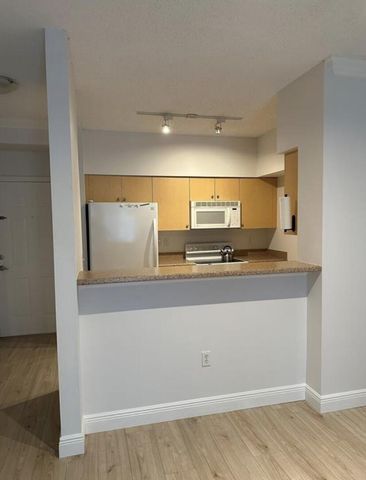 616 Clearwater Park Road 205, West Palm Beach, FL 33401