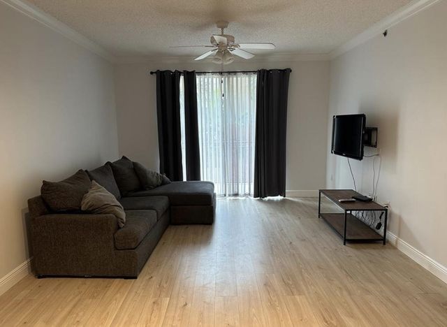 616 Clearwater Park Road 205, West Palm Beach, FL 33401