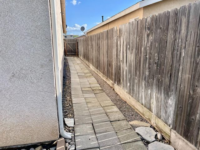 4752 W Fremont, Fresno, CA 93722