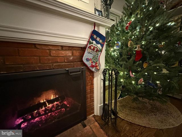 132 W LEE ST, Baltimore, MD 21201