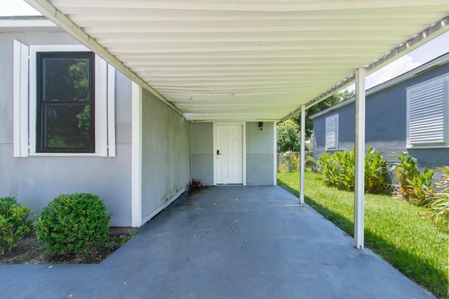 911 N 14th Avenue N, Texas City, TX 77590