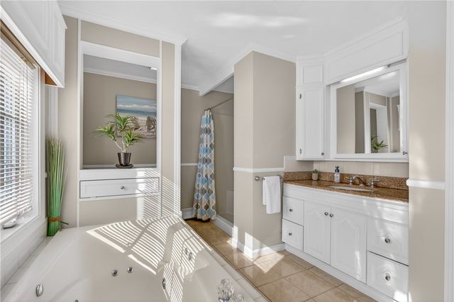 4 Nicole Lane, Johnston, RI 02919