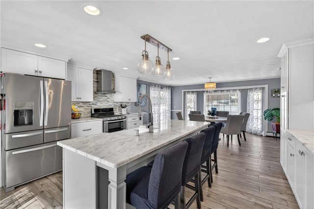 4 Nicole Lane, Johnston, RI 02919