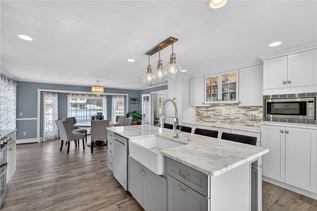 4 Nicole Lane, Johnston, RI 02919