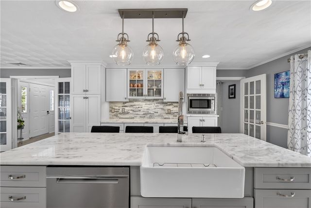 4 Nicole Lane, Johnston, RI 02919