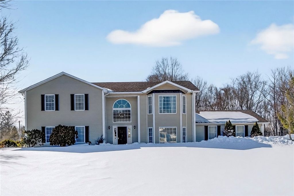 4 Nicole Lane, Johnston, RI 02919