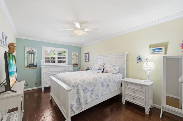 101 E Mcnab Road 102, Pompano Beach, FL 33060