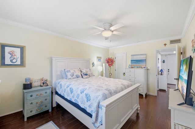101 E Mcnab Road 102, Pompano Beach, FL 33060