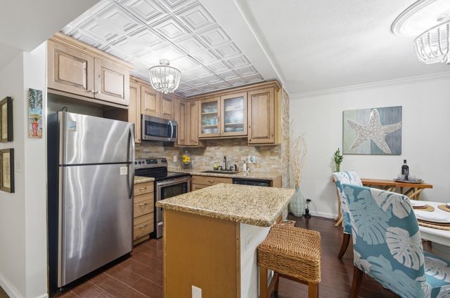 101 E Mcnab Road 102, Pompano Beach, FL 33060