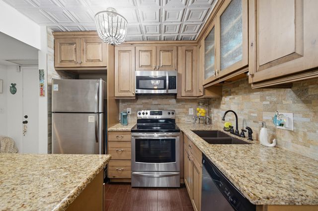 101 E Mcnab Road 102, Pompano Beach, FL 33060