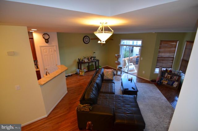 2946 SAXON FLOWERS DR, Fairfax, VA 22031