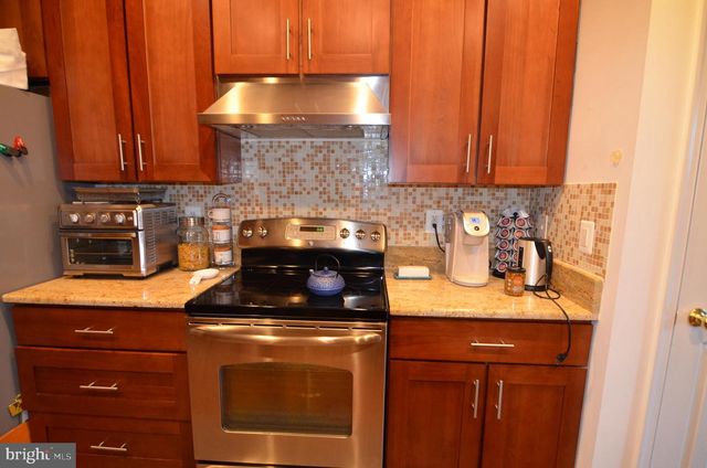 2946 SAXON FLOWERS DR, Fairfax, VA 22031
