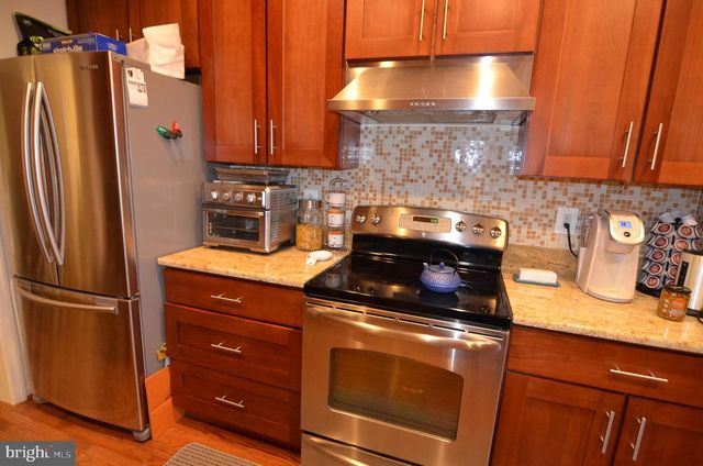 2946 SAXON FLOWERS DR, Fairfax, VA 22031