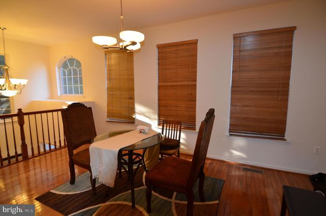 2946 SAXON FLOWERS DR, Fairfax, VA 22031