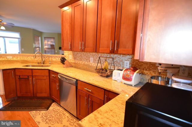 2946 SAXON FLOWERS DR, Fairfax, VA 22031