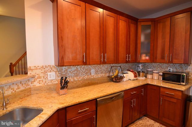 2946 SAXON FLOWERS DR, Fairfax, VA 22031