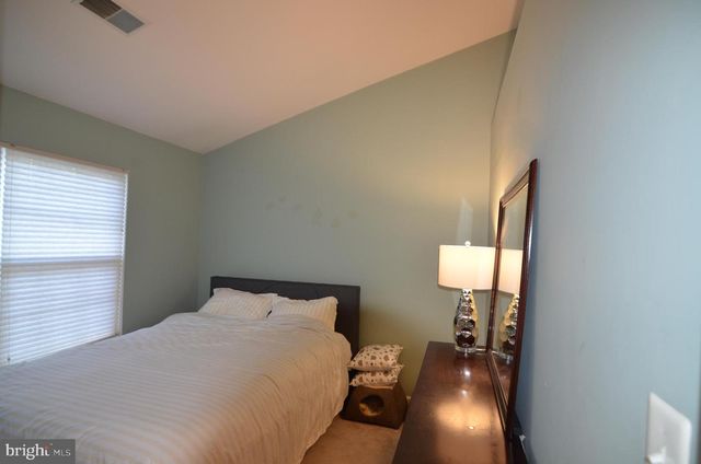 2946 SAXON FLOWERS DR, Fairfax, VA 22031