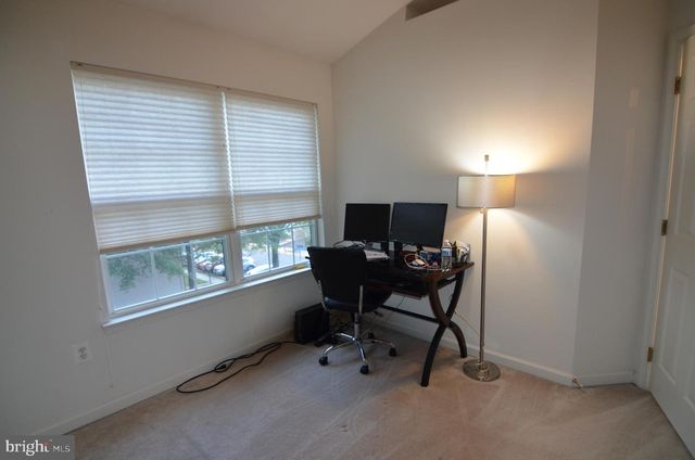 2946 SAXON FLOWERS DR, Fairfax, VA 22031