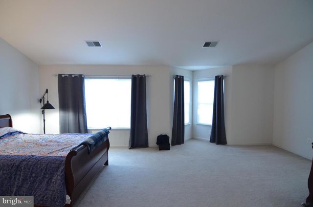2946 SAXON FLOWERS DR, Fairfax, VA 22031