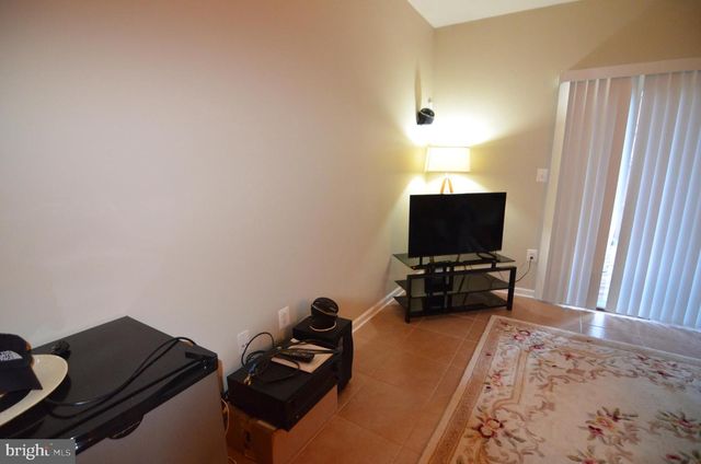 2946 SAXON FLOWERS DR, Fairfax, VA 22031