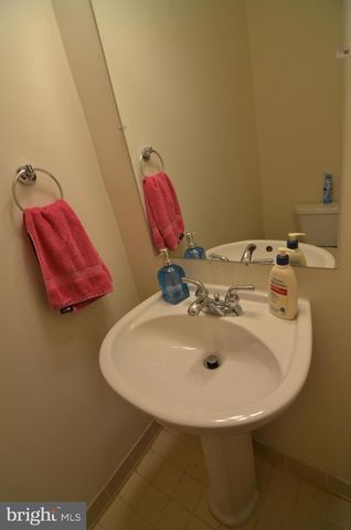 2946 SAXON FLOWERS DR, Fairfax, VA 22031