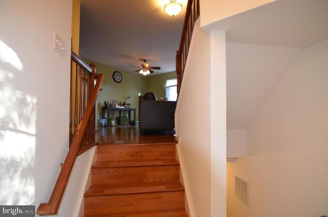 2946 SAXON FLOWERS DR, Fairfax, VA 22031