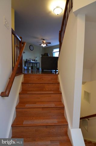 2946 SAXON FLOWERS DR, Fairfax, VA 22031