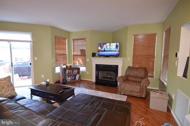 2946 SAXON FLOWERS DR, Fairfax, VA 22031