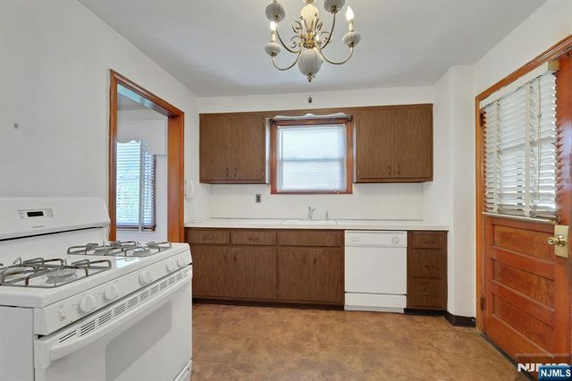 37 Noel Drive, North Arlington, NJ 07031