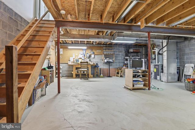 307 GALEAN DR, Fleetwood, PA 19522