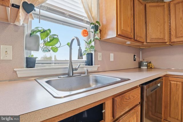 307 GALEAN DR, Fleetwood, PA 19522