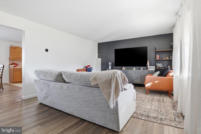 307 GALEAN DR, Fleetwood, PA 19522