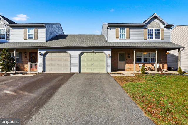307 GALEAN DR, Fleetwood, PA 19522
