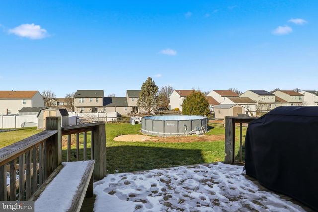 307 GALEAN DR, Fleetwood, PA 19522