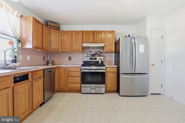 307 GALEAN DR, Fleetwood, PA 19522