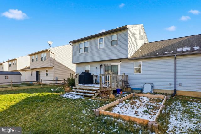 307 GALEAN DR, Fleetwood, PA 19522