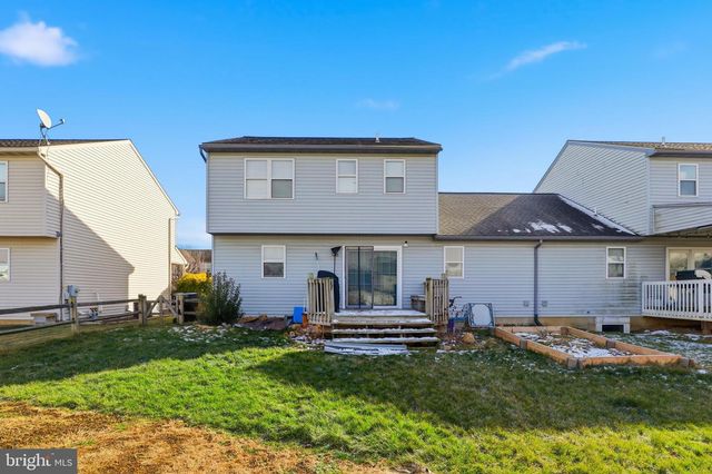 307 GALEAN DR, Fleetwood, PA 19522