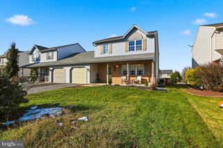 307 GALEAN DR, Fleetwood, PA 19522