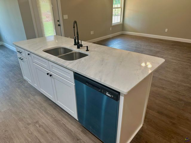 207 Sutton Dr., Perry, GA 31069