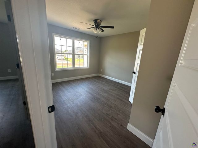 207 Sutton Dr., Perry, GA 31069