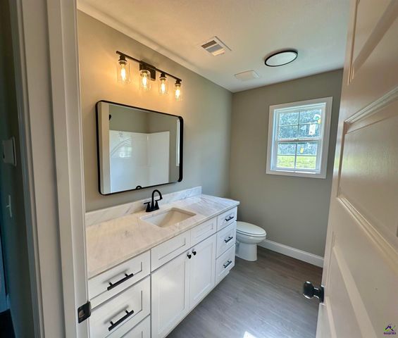207 Sutton Dr., Perry, GA 31069