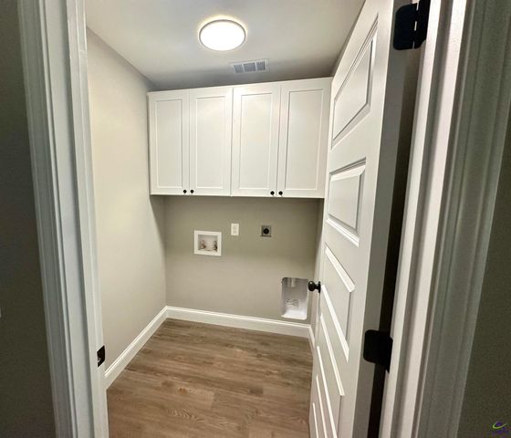 207 Sutton Dr., Perry, GA 31069