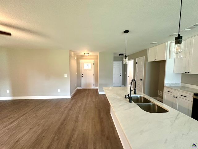 207 Sutton Dr., Perry, GA 31069
