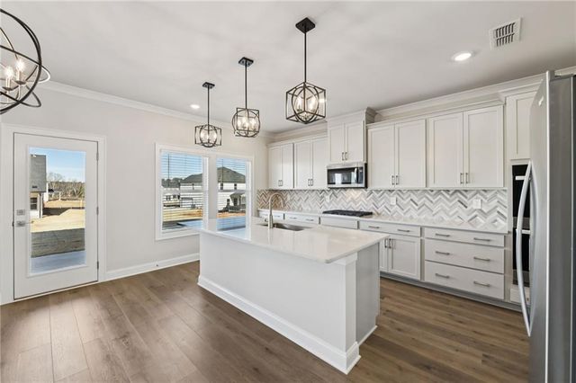 1290 Whitman Circle, Monroe, GA 30656