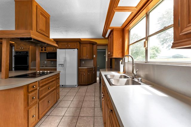 12115 Powder Horn Street, Pinehurst, TX 77362