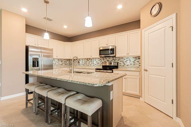 3943 E Hampton CIR, Alva, FL 33920